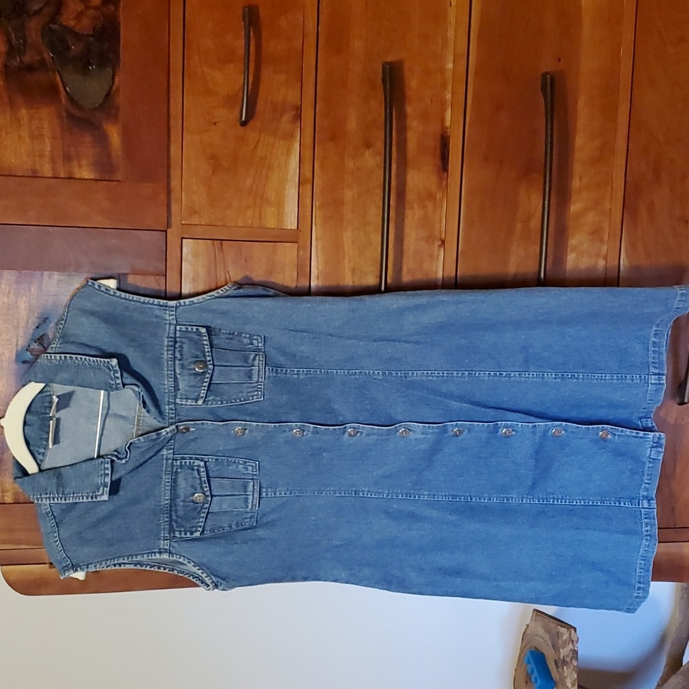 St John's Bay Wom 12M Jean dress distressed some Tailored to flatter